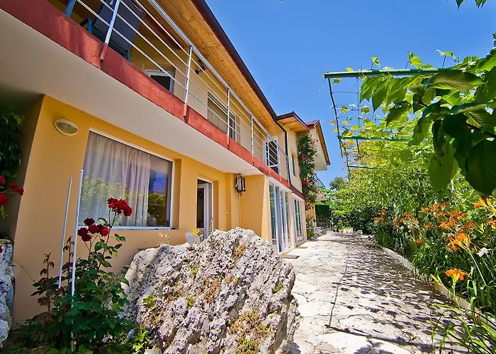 Sequoia Golden Sands